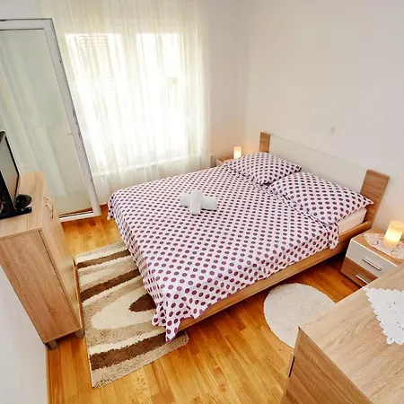 Apartment Jele *